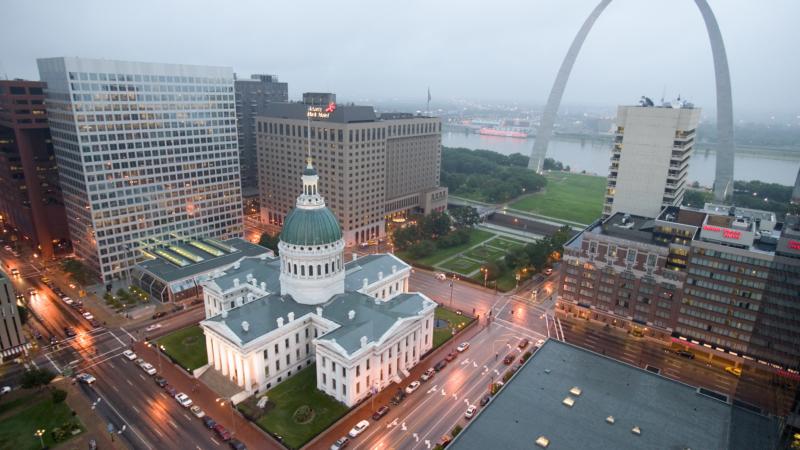 Elevated,View,Of,Gateway,Arch,And,The,Historical,Old,St.