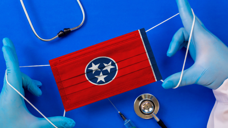 Medical,Mask,With,The,Flag,Of,Tennessee,In,The,Hands