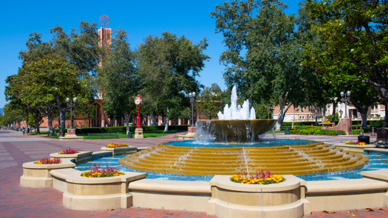 Patsy,And,Forrest,Shumway,Fountain,On,University,Of,Southern,California