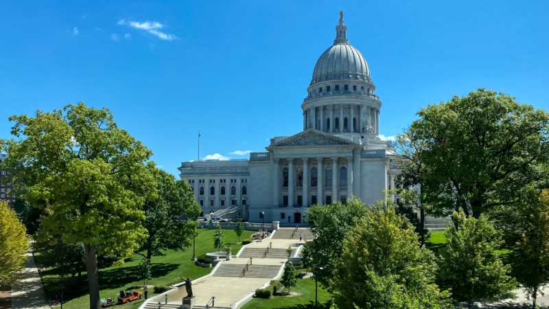 Downtown,Madison,Wisconsin,State,Capitol,Building