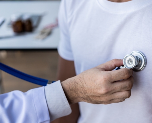 Heart,And,Lung,Health,Checkup,Clinic,Male,Doctor,Using,A