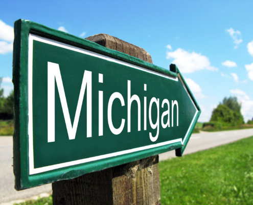 Michigan,Signpost,Along,A,Rural,Road